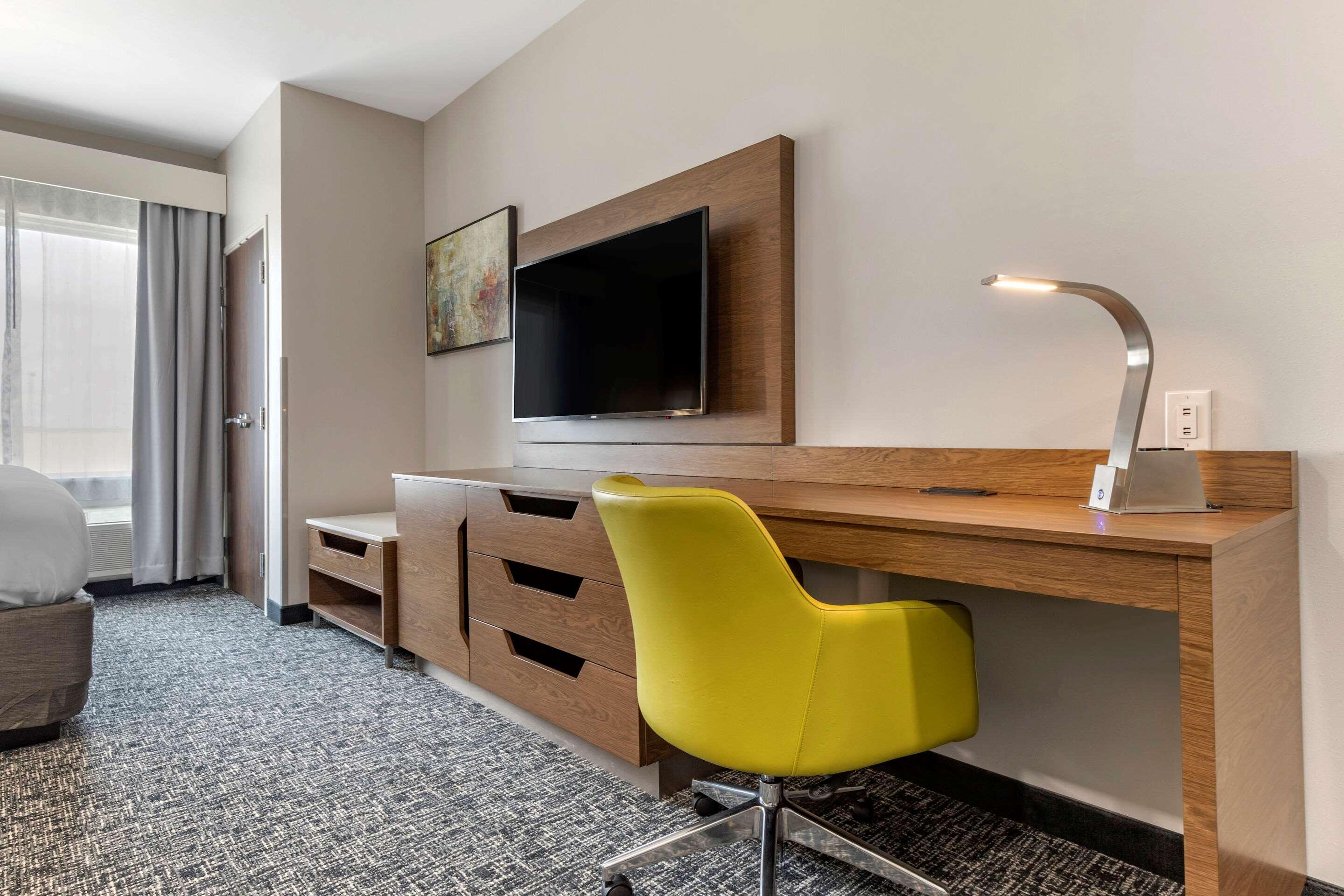 คอมฟอร์ต สวีท กรีนวิลล์ แอร์พอร์ต Hotel ภายนอก รูปภาพ