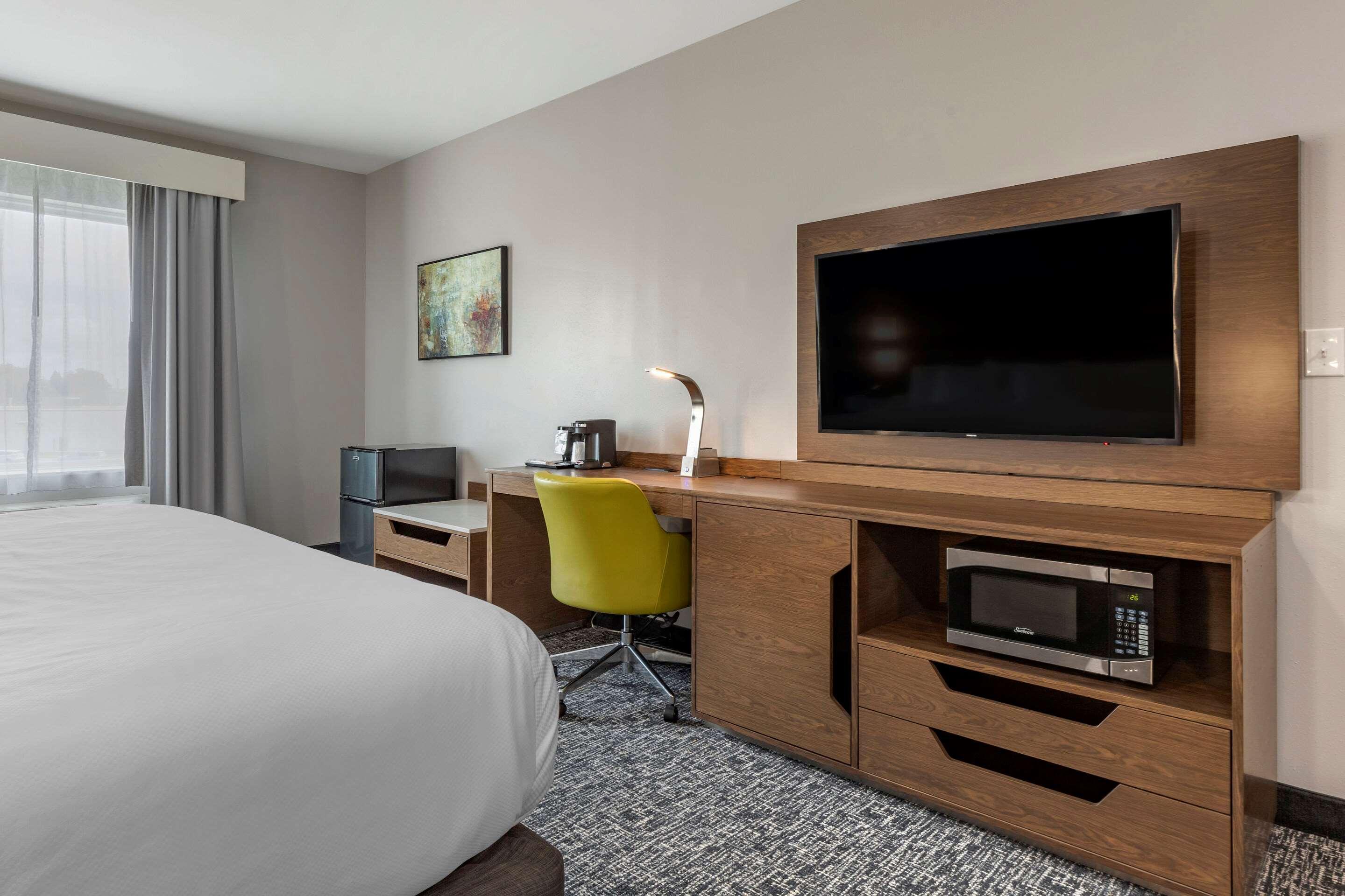 คอมฟอร์ต สวีท กรีนวิลล์ แอร์พอร์ต Hotel ภายนอก รูปภาพ