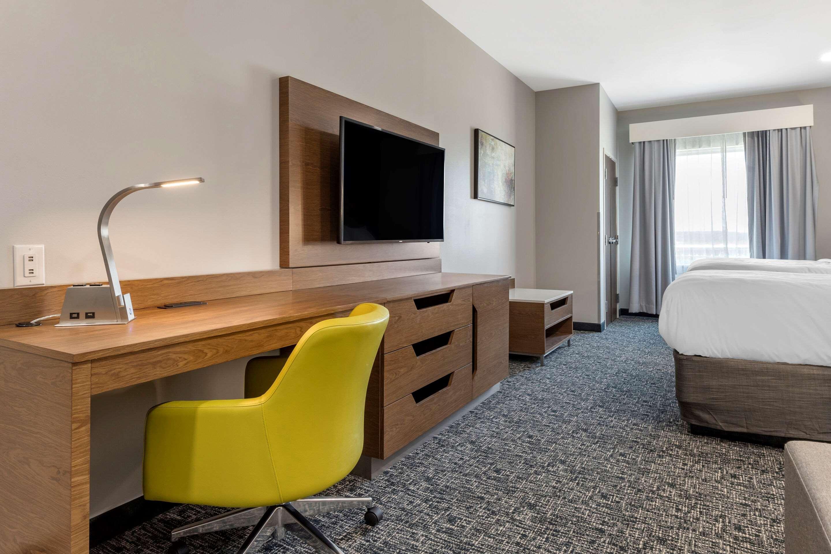 คอมฟอร์ต สวีท กรีนวิลล์ แอร์พอร์ต Hotel ภายนอก รูปภาพ
